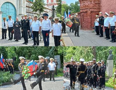 Возложение венков и цветов на Новодевичьем кладбище