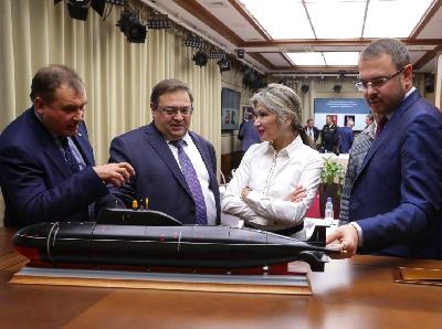 Круглый стол: «ПОДВОДНЫЙ ФЛОТ НА ЗАЩИТЕ НАЦИОНАЛЬНЫХ ИНТЕРЕСОВ РОССИИ" посвящённый 60-летию АПЛ К-3 «ЛЕНИНСКИЙ КОМСОМОЛ»